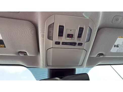 Certified 2024 Toyota Highlander Limited AWD/4WD image 29