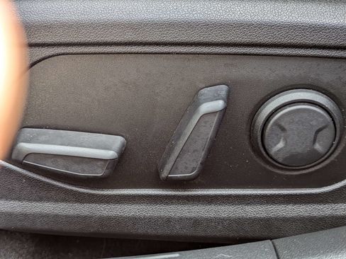 Used 2024 Hyundai Elantra Limited FWD image 21
