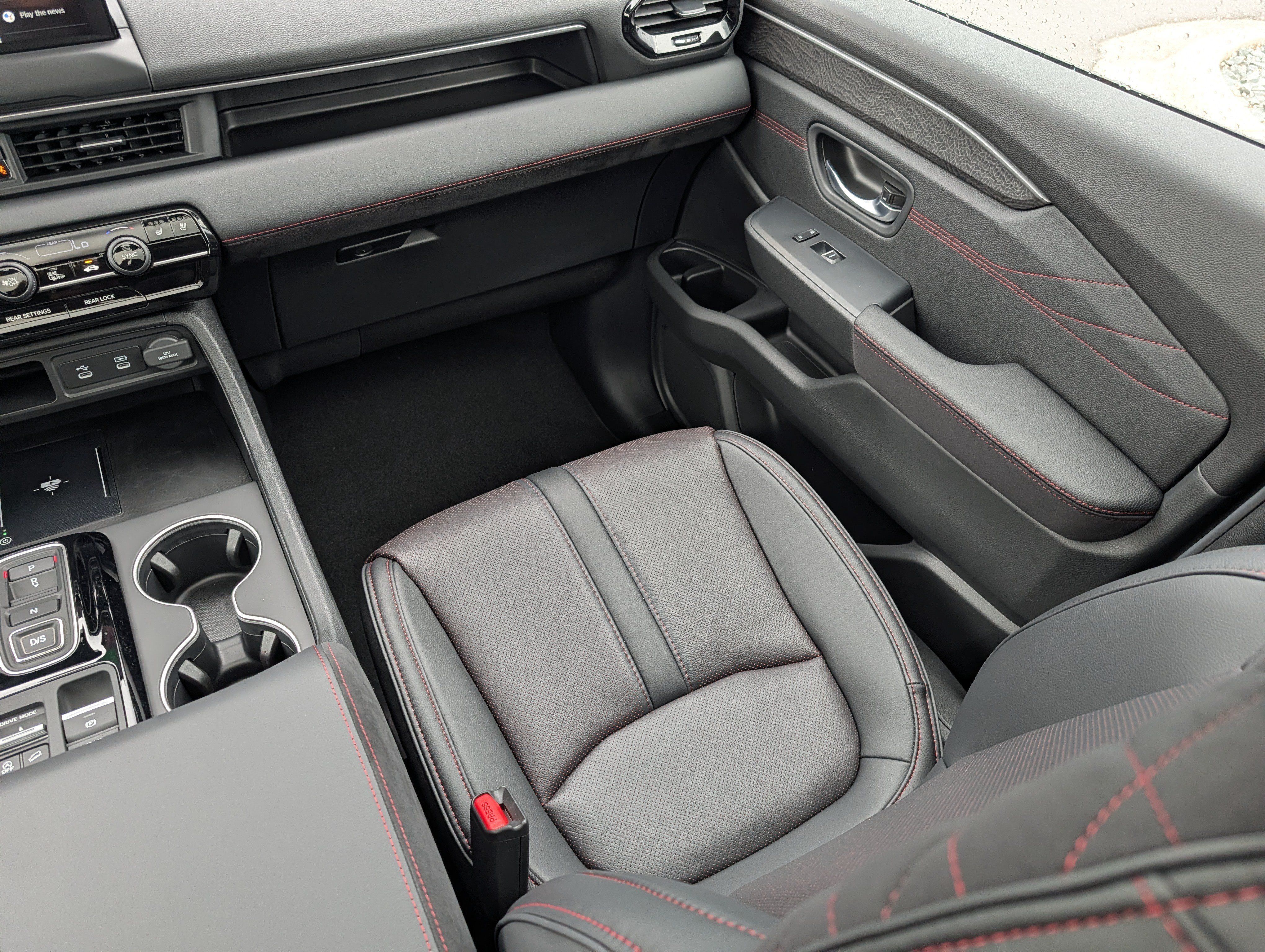 Certified 2026 Honda Pilot Black Edition image 11