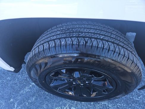 Used 2019 Chevrolet Colorado LT w/ LT Convenience Package image 3