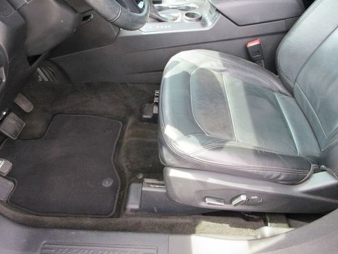 Used 2017 Ford Explorer XLT w/ Equipment Group 202A FWD image 20
