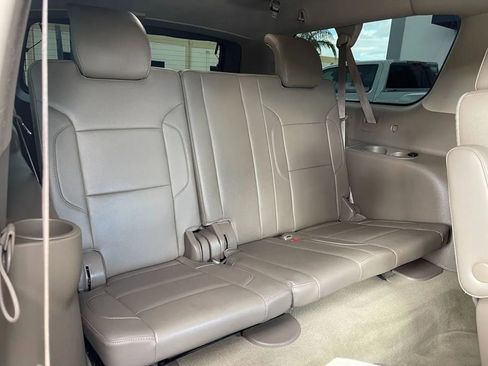 Used 2016 Chevrolet Suburban LT image 28