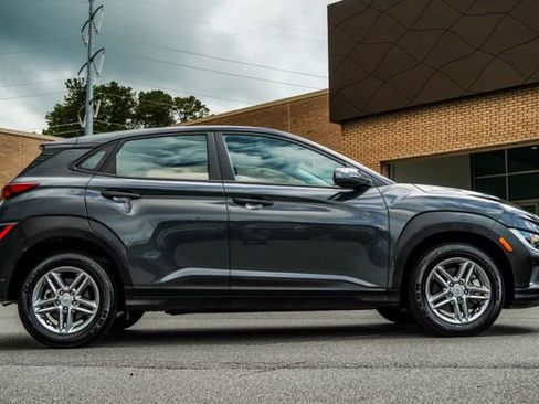 Used 2023 Hyundai Kona SE w/ Cargo Package AWD/4WD image 6