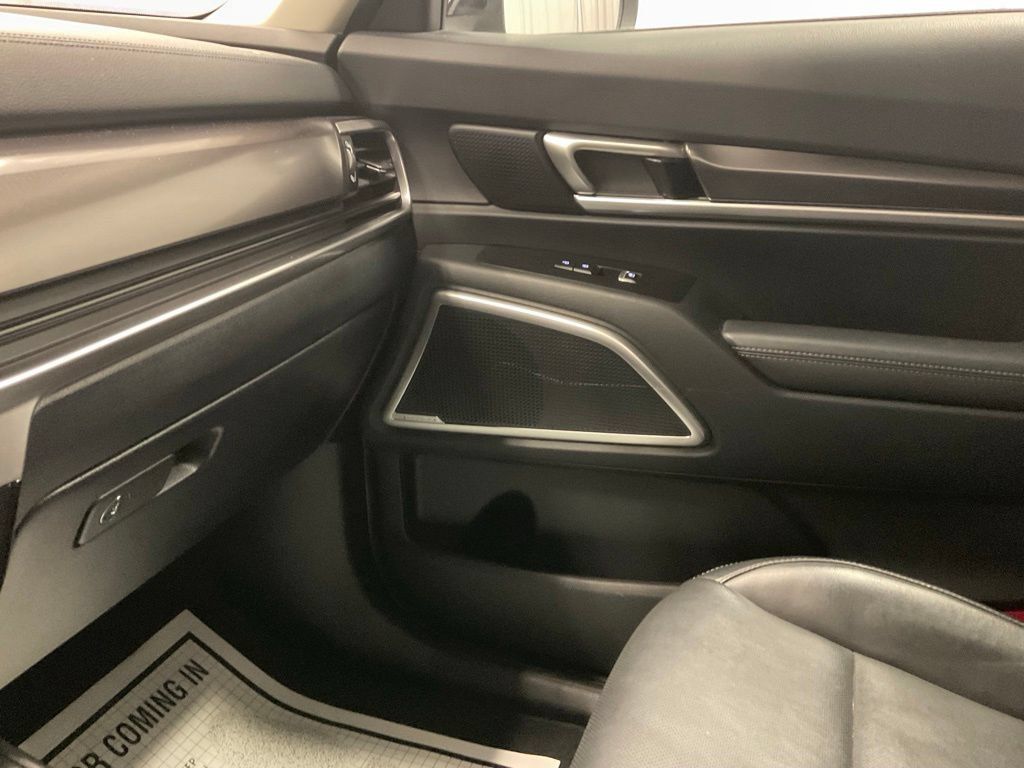 Used 2025 Kia Telluride S AWD/4WD image 24
