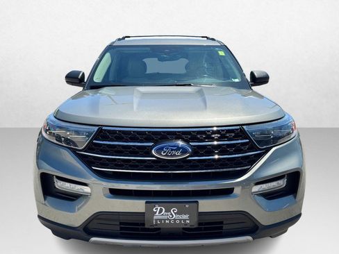Used 2020 Ford Explorer XLT w/ Equipment Group 202A AWD/4WD image 2