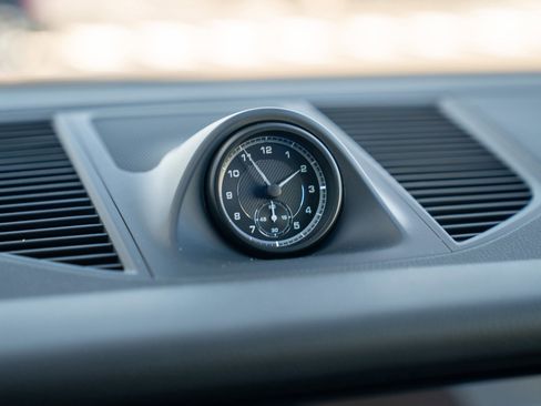 New 2026 Porsche Macan image 18