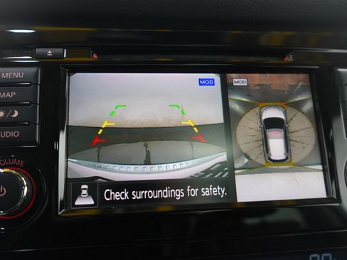 Used 2019 Nissan Rogue SL w/ Premium Package image 30