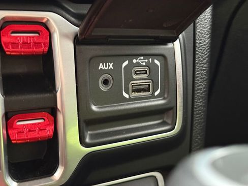 Used 2020 Jeep Gladiator Rubicon AWD/4WD image 24
