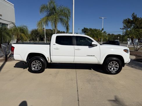 Used 2017 Toyota Tacoma SR5 image 3