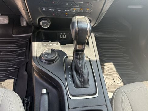 Used 2019 Ford Ranger XLT w/ Equipment Group 302A Luxury AWD/4WD image 10
