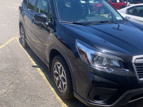 Used 2019 Subaru Forester Premium w/ All-Weather Package AWD/4WD image 2