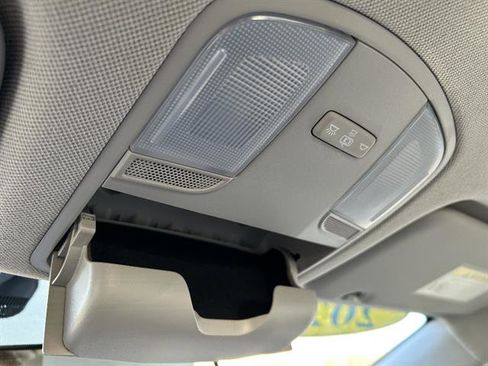 Used 2020 Hyundai Elantra SE image 24