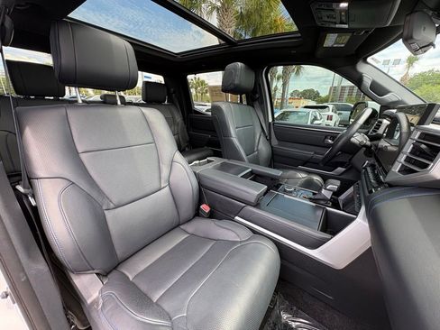 Used 2024 Toyota Tundra Platinum AWD/4WD image 27