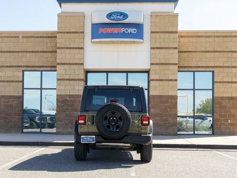 Used 2025 Jeep Wrangler Unlimited Sport AWD/4WD image 7