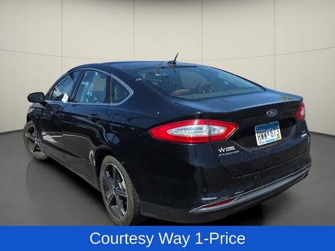 Used 2016 Ford Fusion SE w/ Equipment Group 202A FWD image 5