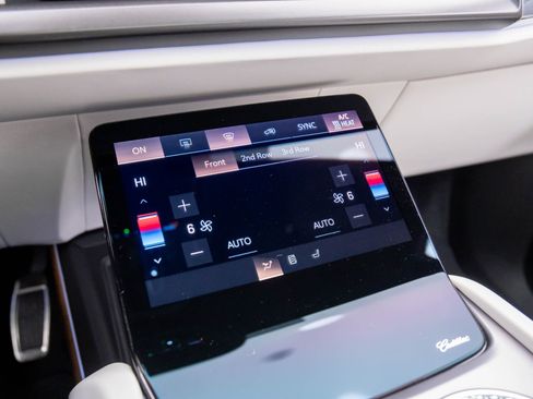 New 2026 Cadillac Vistiq Luxury w/ LPO, Floor Liner Package image 27