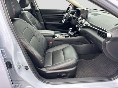 Certified 2023 Nissan Altima 2.5 SR w/ SR Premium Package image 15