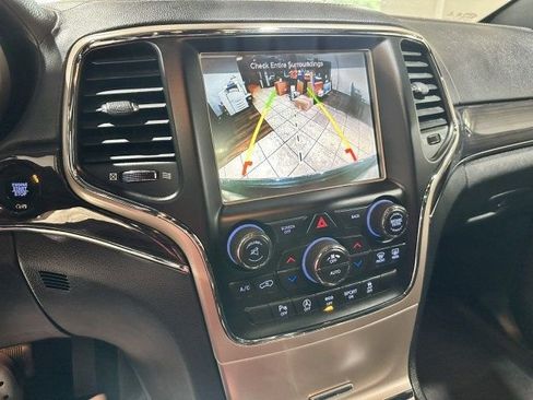 Used 2017 Jeep Grand Cherokee Overland image 19