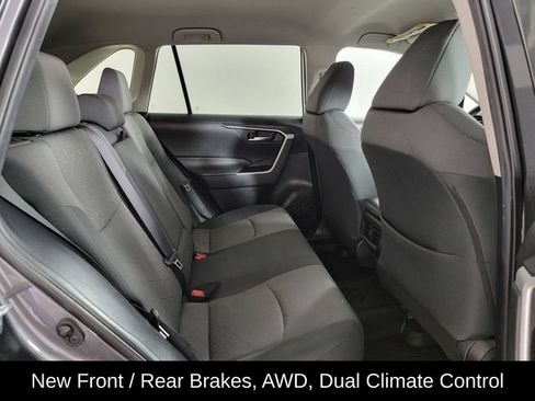 Used 2021 Toyota RAV4 XLE AWD/4WD image 17