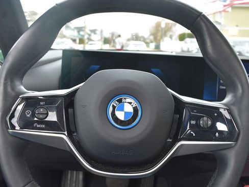 Used 2024 BMW i5 eDrive40i image 15