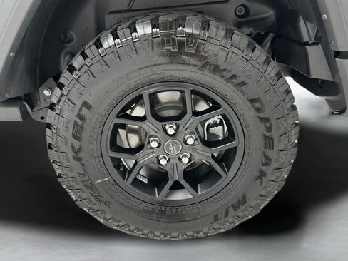Used 2025 Jeep Wrangler Unlimited Sport AWD/4WD image 8