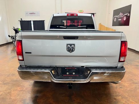 Used 2017 RAM 1500 Classic SLT image 9