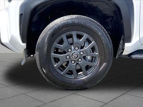 Used 2025 Toyota 4Runner SR5 AWD/4WD image 11