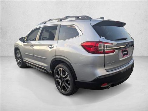 Used 2025 Subaru Ascent Touring AWD/4WD image 9
