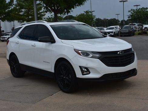 Used 2020 Chevrolet Equinox LT w/ Sport Edition FWD image 3