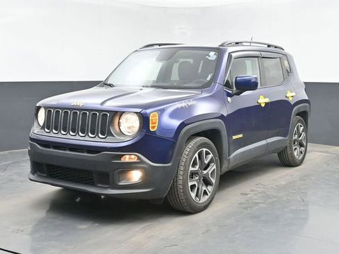 Used 2017 Jeep Renegade Latitude w/ Popular Equipment Group FWD image 5