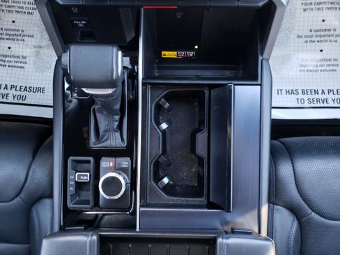 Used 2025 Toyota Tundra Platinum image 31