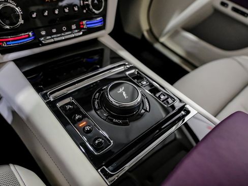 Used 2024 Rolls-Royce Ghost image 23