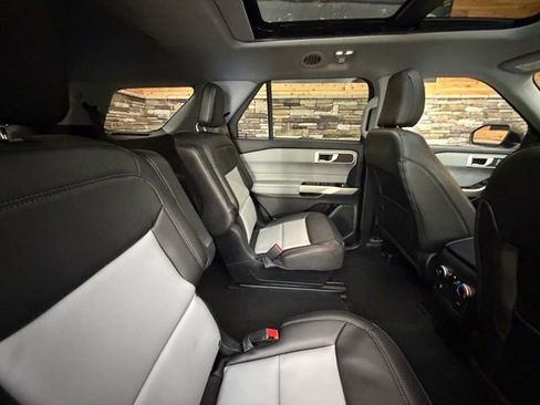 Used 2023 Ford Explorer XLT w/ Equipment Group 202A AWD/4WD image 34