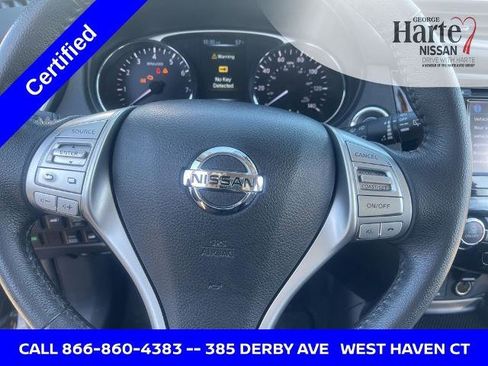 Certified 2016 Nissan Rogue SL image 17