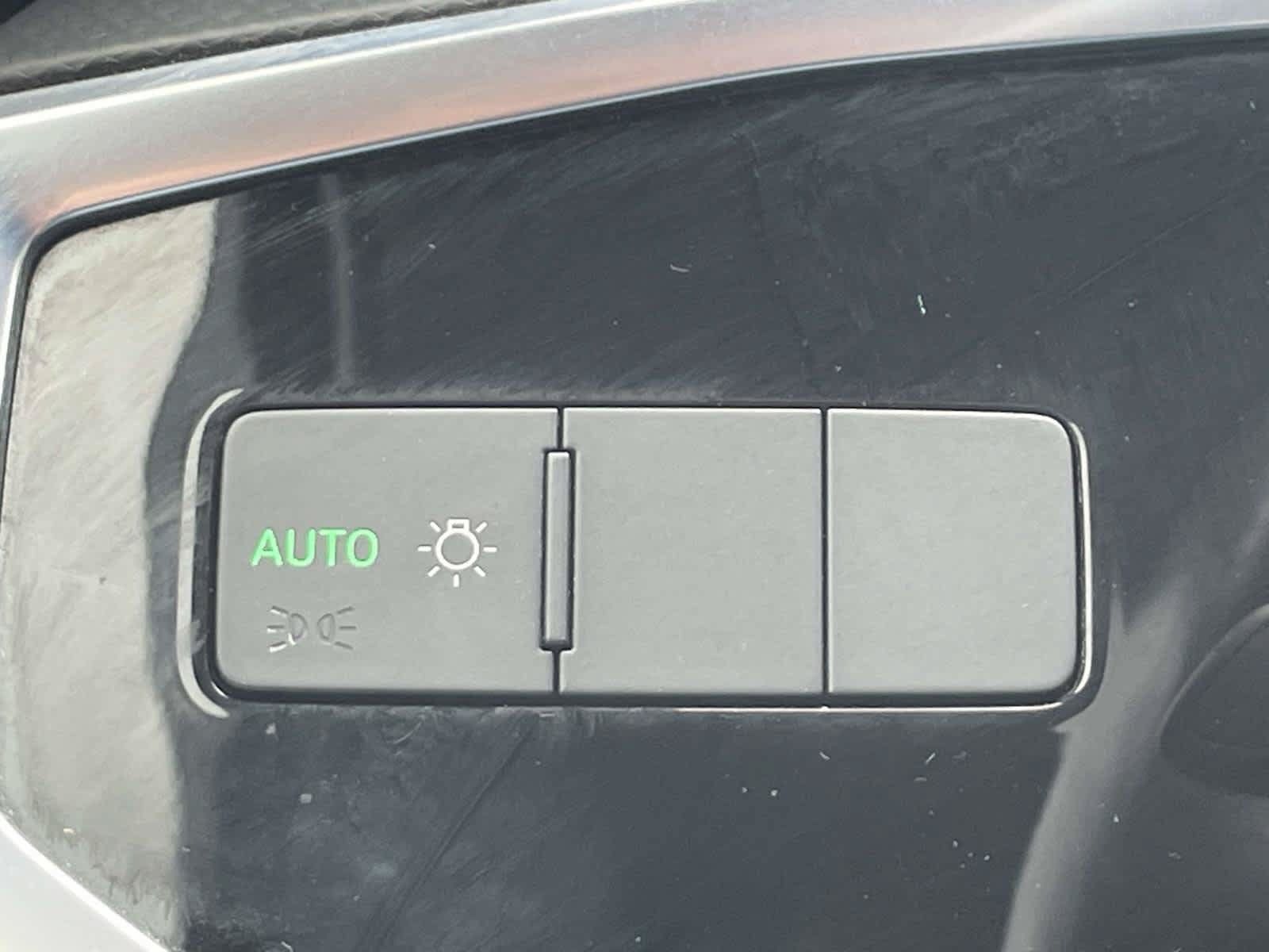 Used 2019 Audi Q3 2.0T Premium AWD/4WD image 34