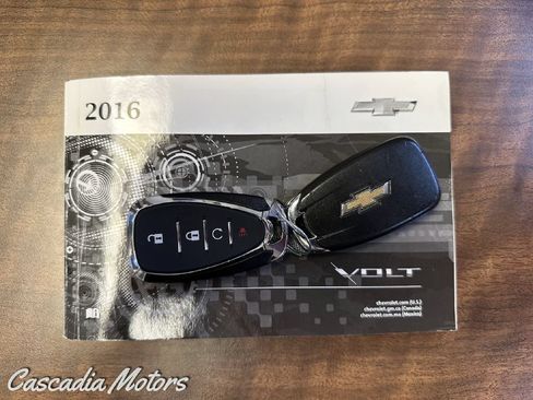 Used 2016 Chevrolet Volt Premier w/ Driver Confidence Package FWD image 2