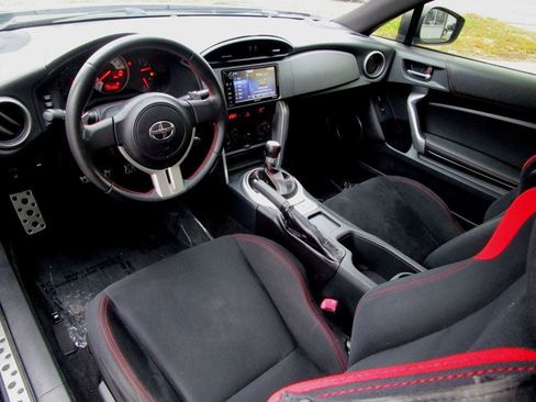 Used 2016 Scion FR-S image 2