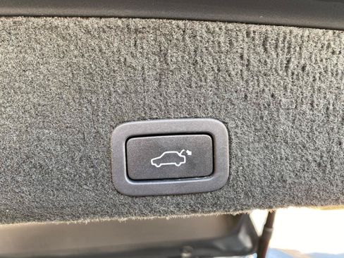Used 2016 Volvo XC60 T6 Platinum FWD image 10