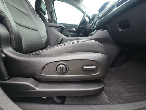 Used 2022 GMC Terrain SLT image 19