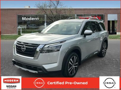 Used 2025 Nissan Pathfinder Platinum w/ Cargo Package