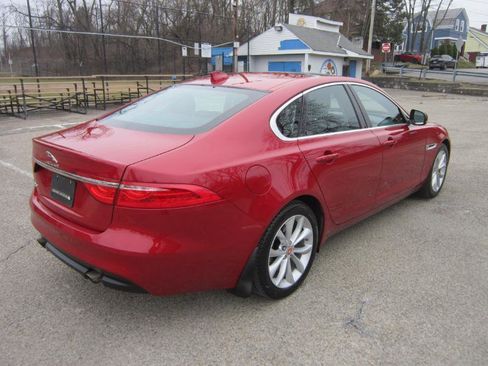 Used 2018 Jaguar XF Premium image 26