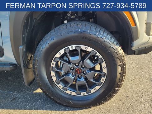 Used 2025 Nissan Frontier PRO-4X w/ Pro Convenience Package image 12