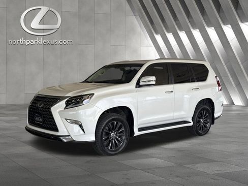 Certified 2022 Lexus GX 460 Luxury w/ Sport Design Package AWD/4WD image 3