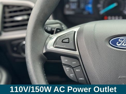 Used 2024 Ford Edge SEL w/ Convenience Package image 11