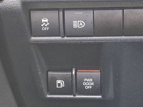 Used 2023 Toyota Sienna XSE image 30