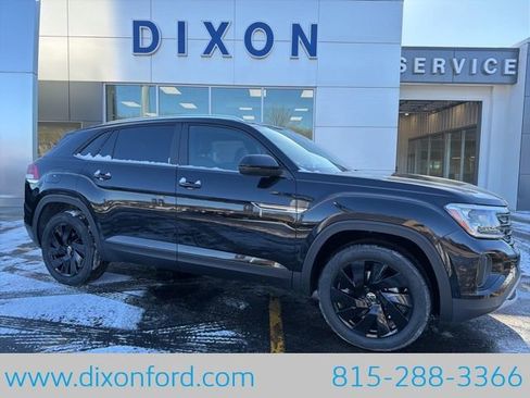 New 2026 Volkswagen Atlas Cross Sport SE image 1