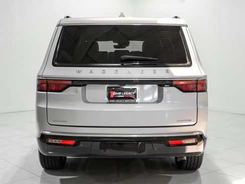 Used 2023 Jeep Wagoneer Series II image 8