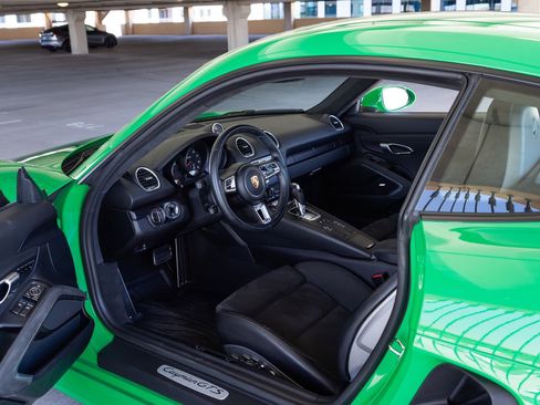 Used 2021 Porsche 718 Cayman GTS RWD image 39