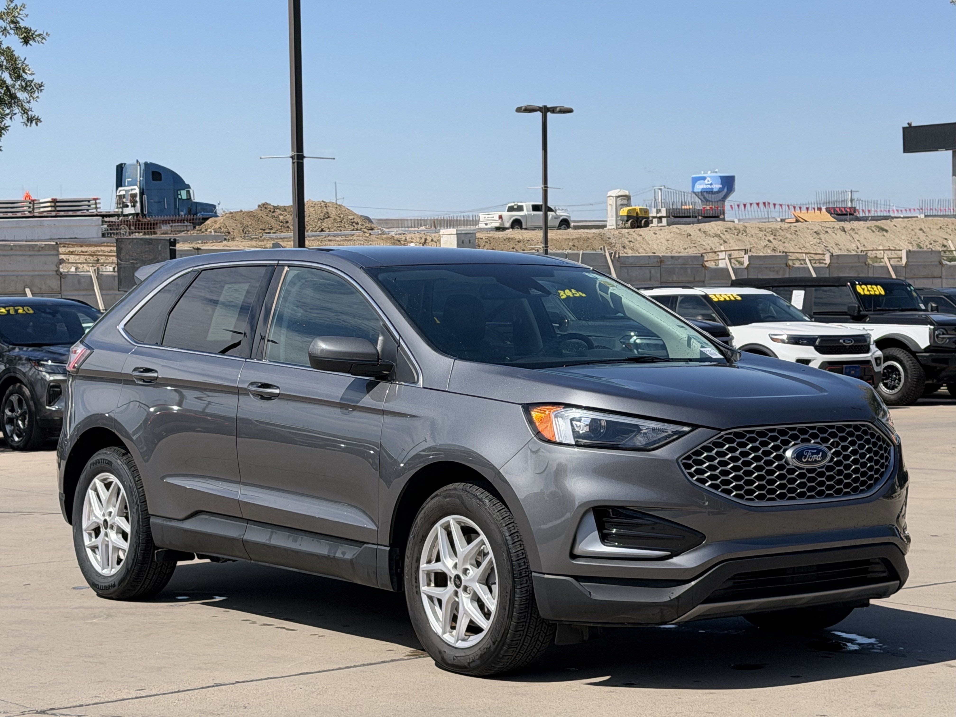 Used 2024 Ford Edge SEL AWD/4WD image 2