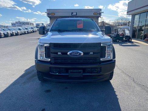 Used 2019 Ford F550 XL 2D image 2